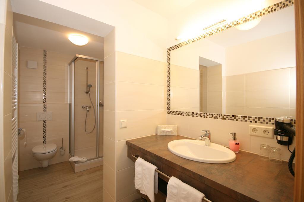 Alpenhotel Neuwirt ชลัดมิง ภายนอก รูปภาพ